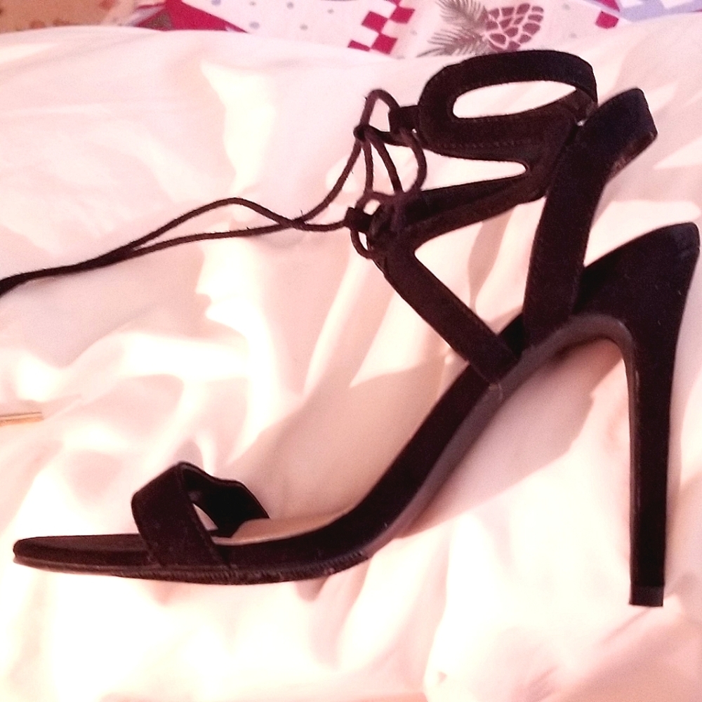 Suede lace up heels - Picture 3 of 8